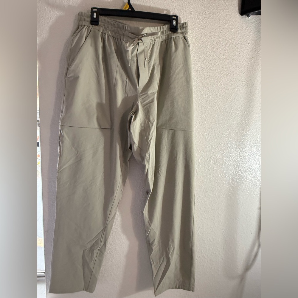 lululemon athletica Men's Light Gray Cargo Pants - Picture 2 of 7